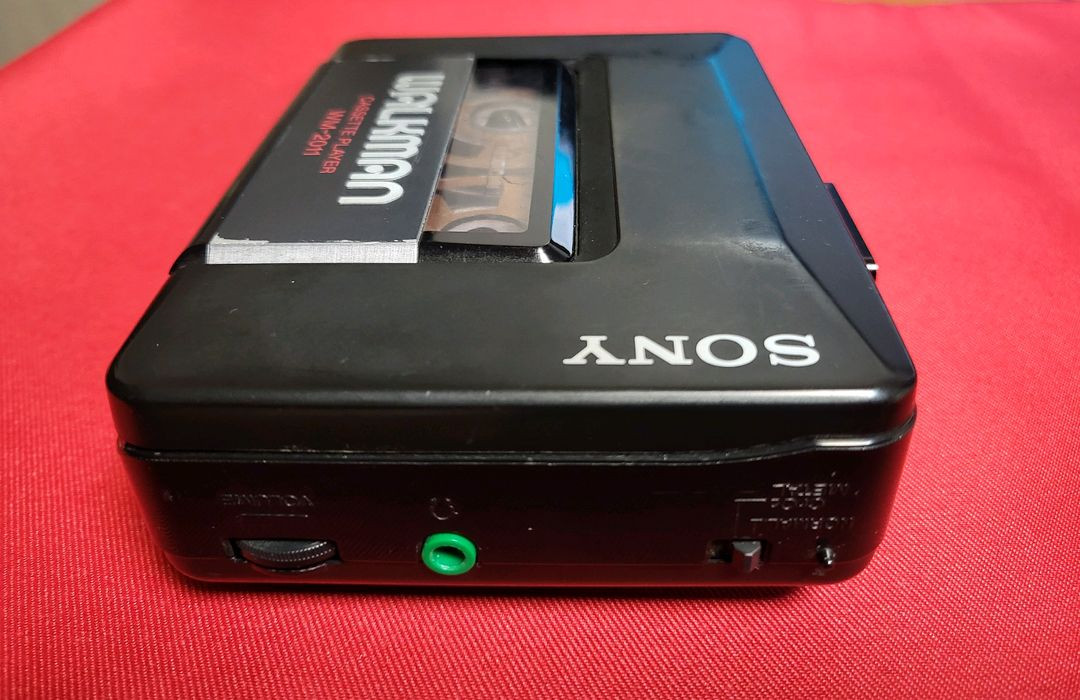 소니 빈티지 워크맨 WM-2011 블랙 정상작동품--2