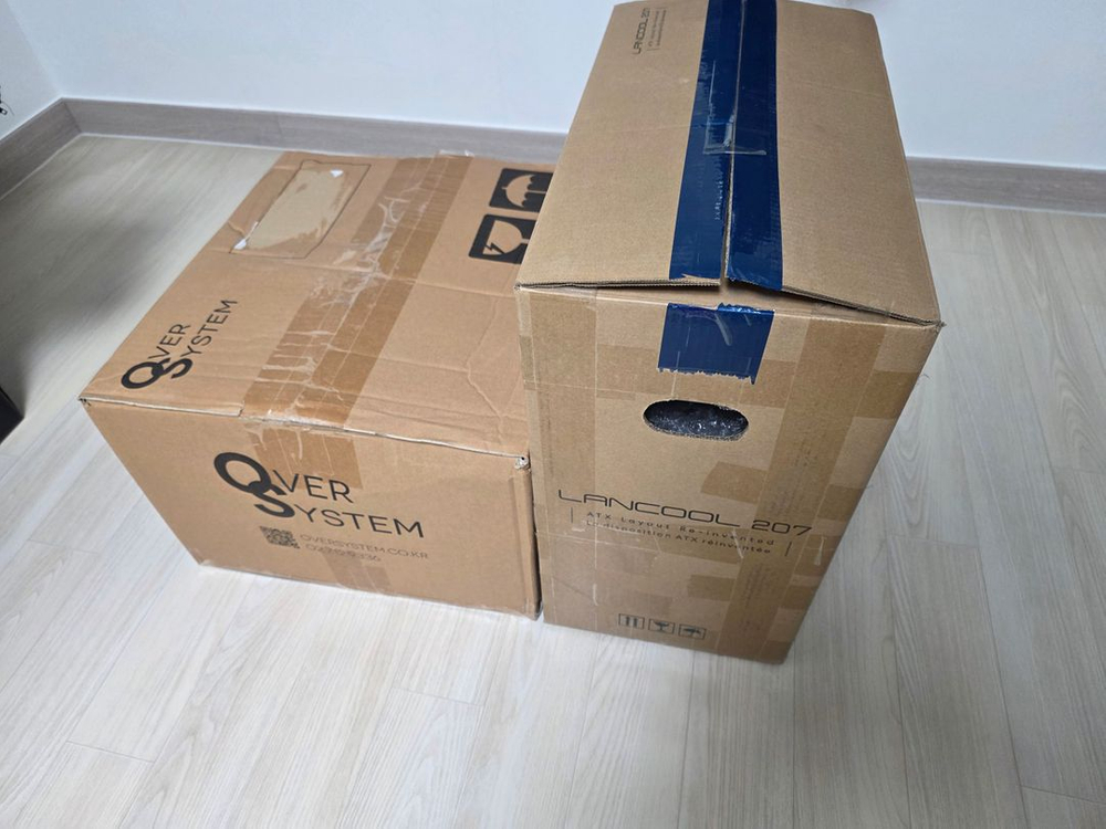 9800X3D + 5070TI + 48gb + 2tb 고성능 게이밍pc 팝니다. (오버시스템에서 구매) 이미지