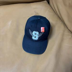 슈프림 6패널 볼캡 모자 윙 로고 블랙