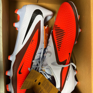 팬텀 나이키 축구화 265