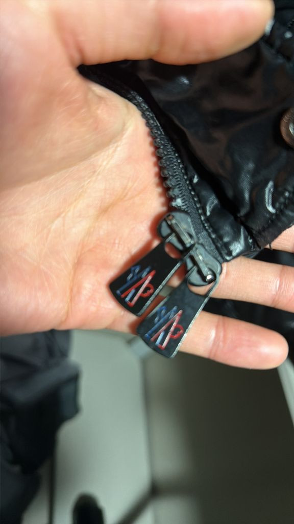 몽클레어 패딩 조끼--5