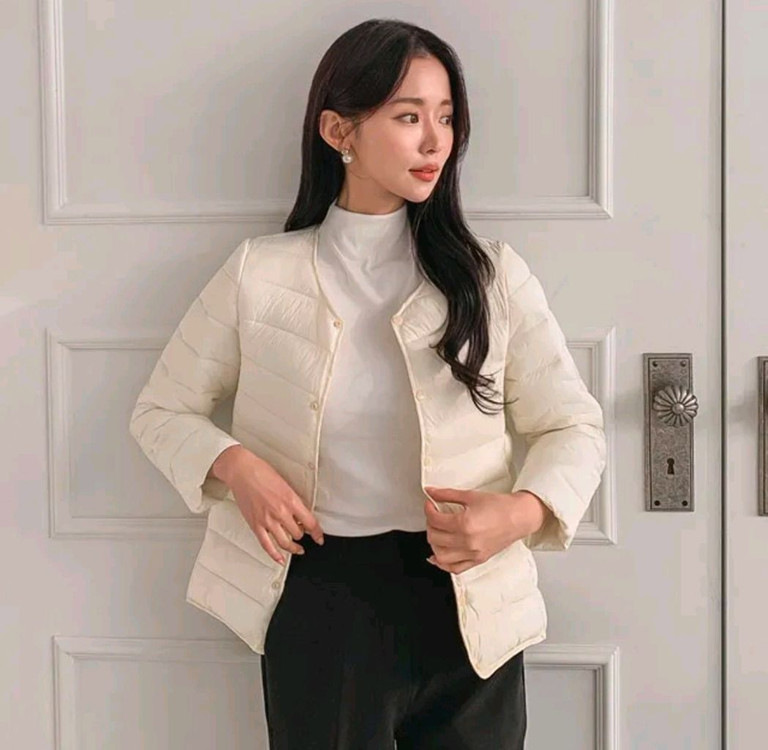 여성 아이보리 경량패딩 이미지