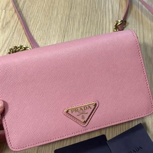 프라다 사피아노 가죽 숄더백