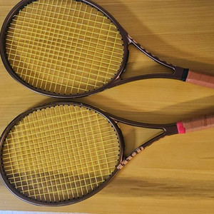 윌슨 프로스태프 v14 테니스 라켓 판매합니다. 2자루 (Six.One 100 / X 버전 이미지