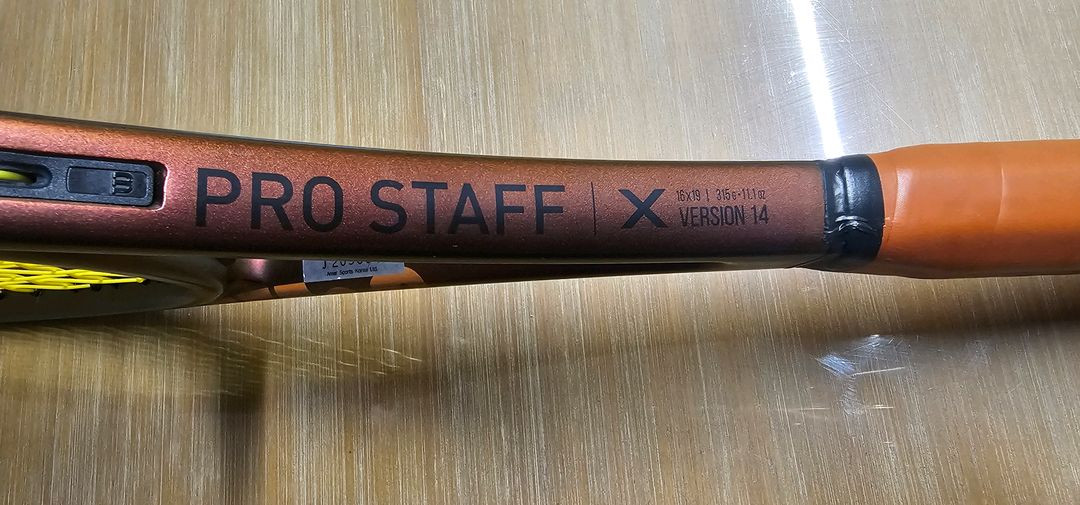 윌슨 프로스태프 v14 테니스 라켓 판매합니다. 2자루 (Six.One 100 / X 버전 이미지