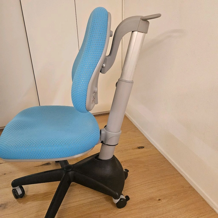 comf pro 아동용 의자 이미지