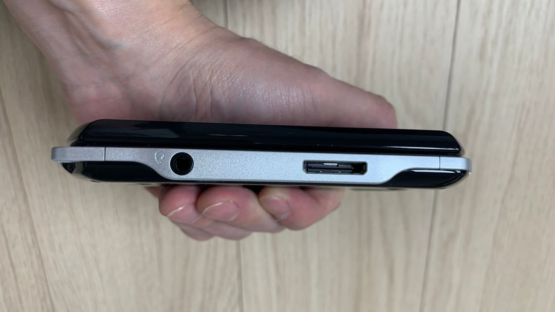 상태 특A급 소니 PSP GO 팝니다.--7