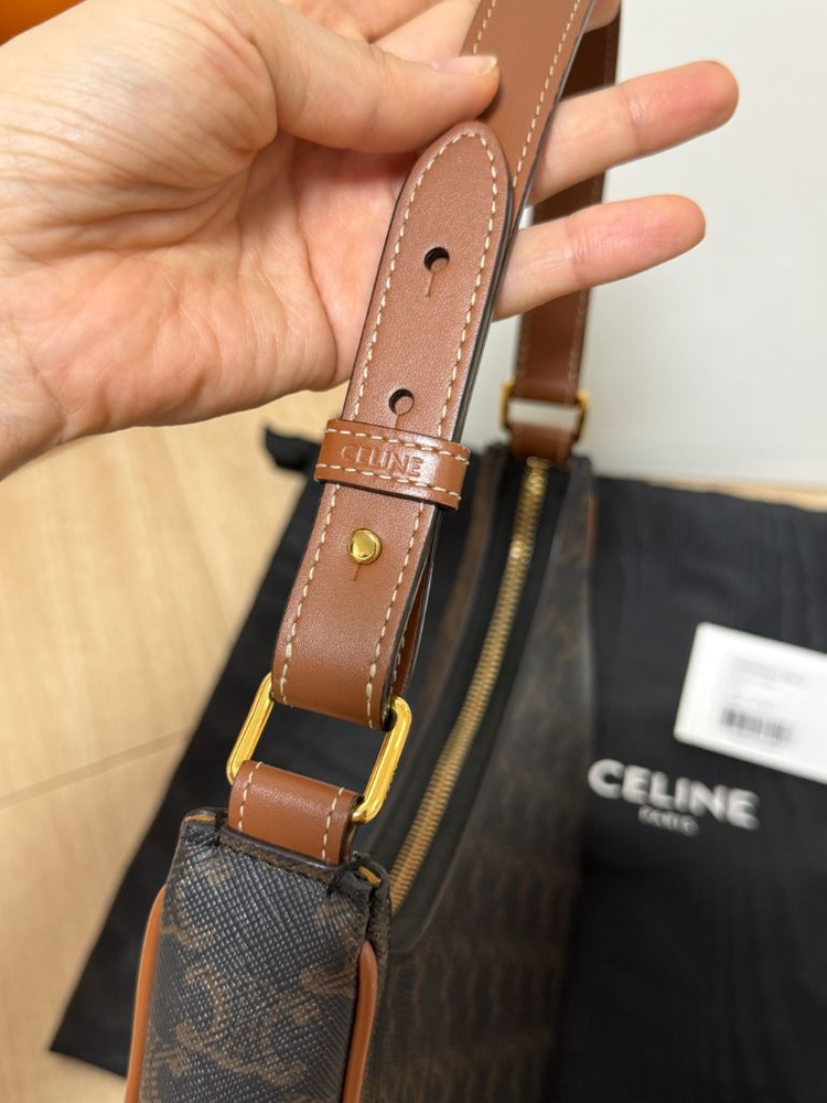 셀린느 아바백 트리옹프 캔버스--1