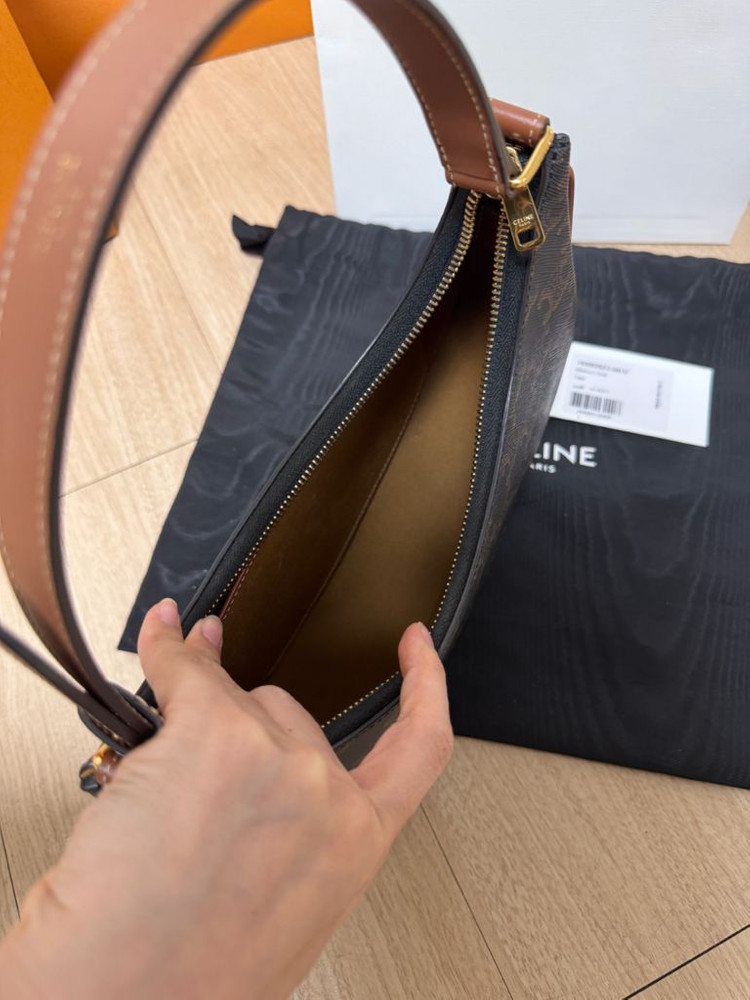 셀린느 아바백 트리옹프 캔버스--5