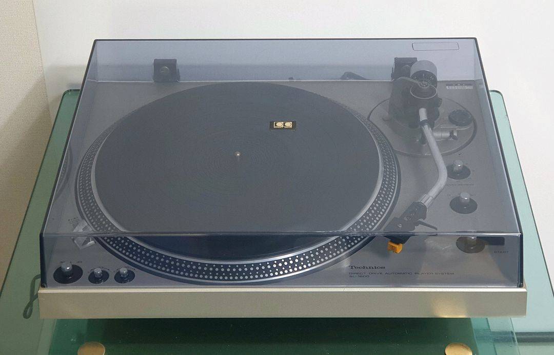 테크닉스 SL-1600 턴테이블 이미지