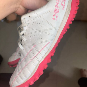 데피니브 풋살화 이미지