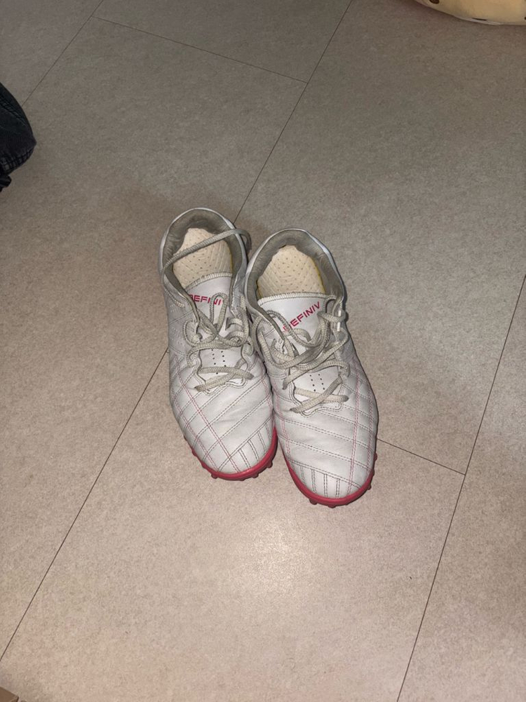 데피니브 풋살화 이미지