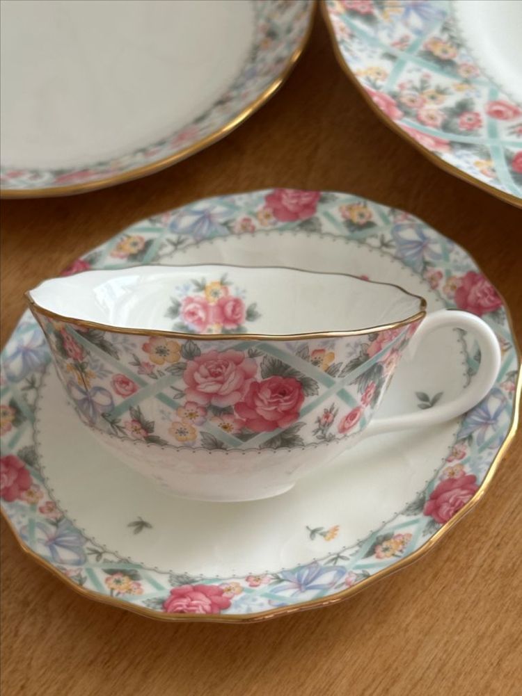 단종된 일본산 노리다케 양각홍차잔 이미지