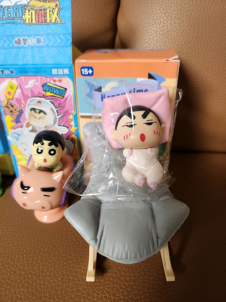 짱구 피규어 4개일괄--1