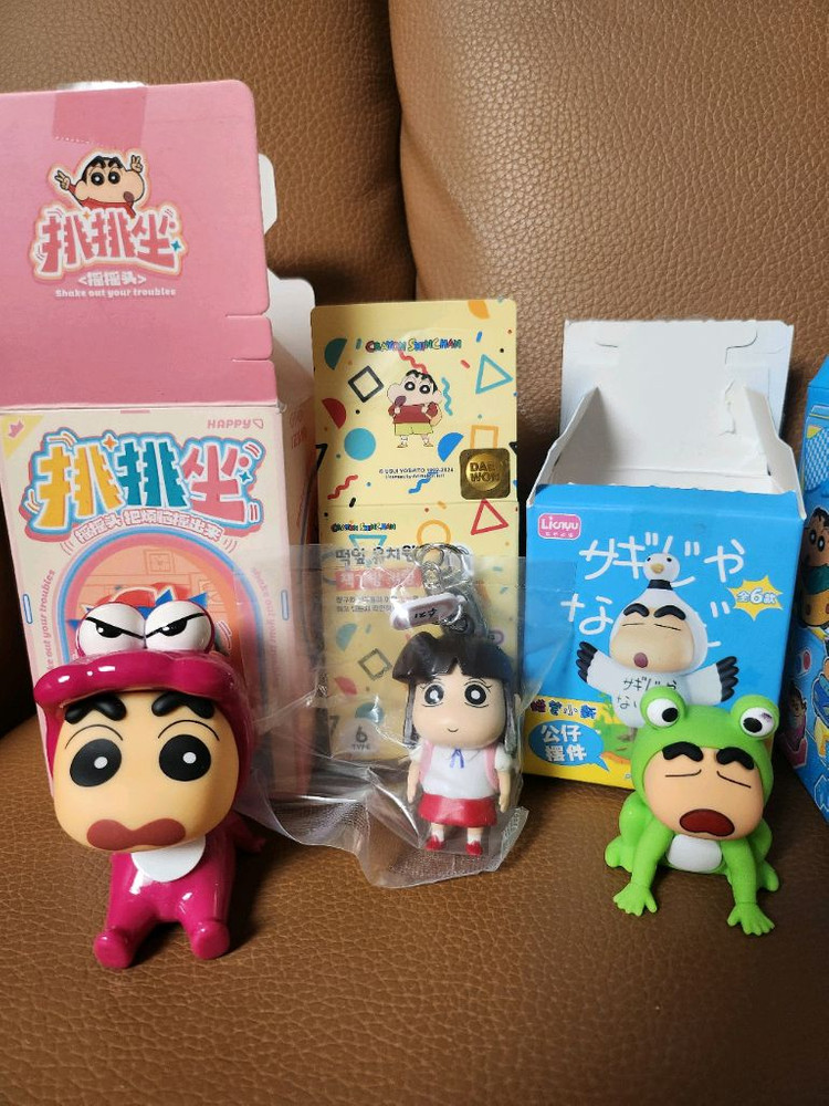 짱구 피규어 4개일괄--2