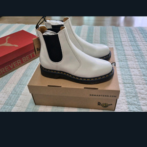 닥터마틴 화이트 첼시부츠 270