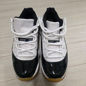 조던 11 레트로 로우 콩코드 260 이미지