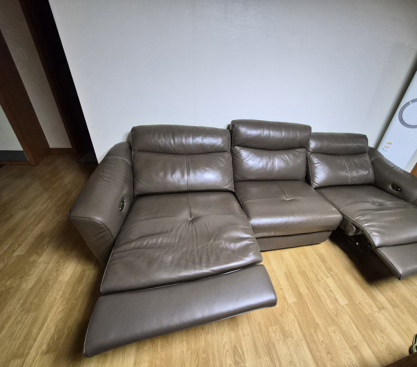 4인용 브라운 가죽 리클라이너 소파(상태 매우좋음)--3
