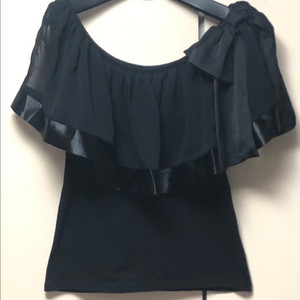미착용새제품)블랙 케이프 프릴 블라우스
