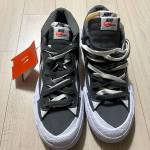 나이키 사카이 블레이저로우 260사이즈