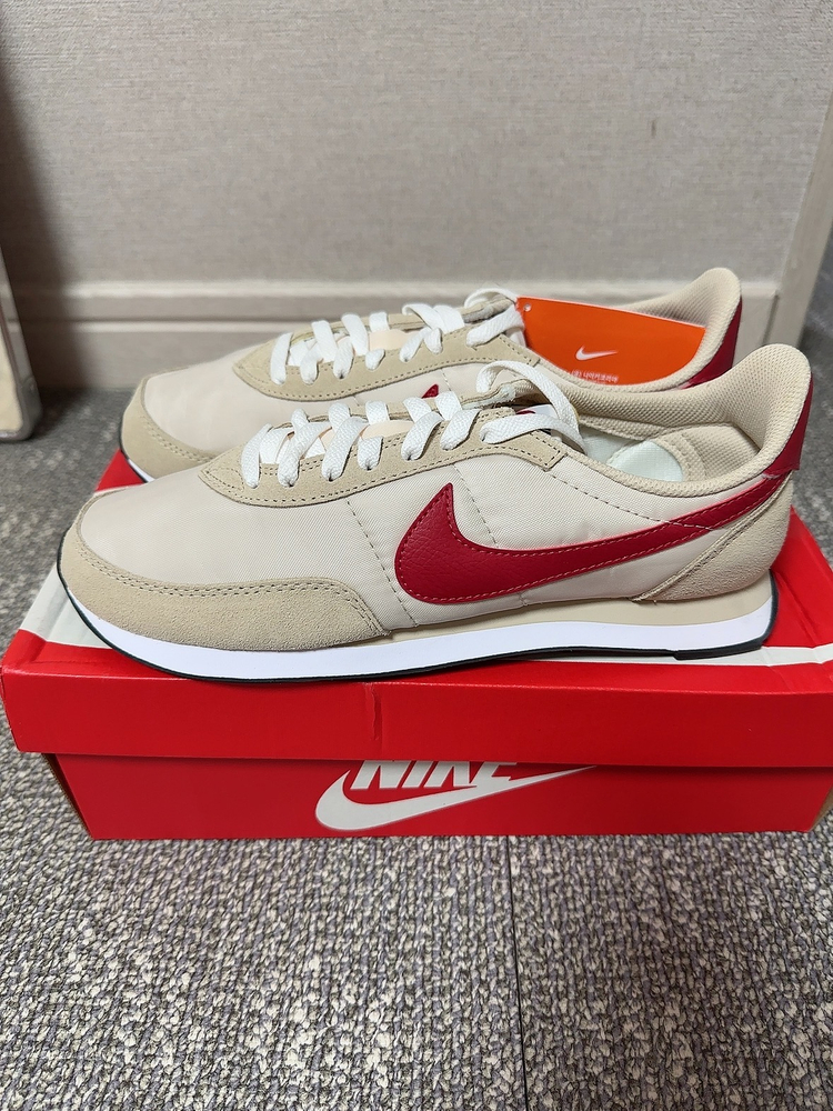 [M275/W280] 나이키 와플트레이너2 베이지레드--1