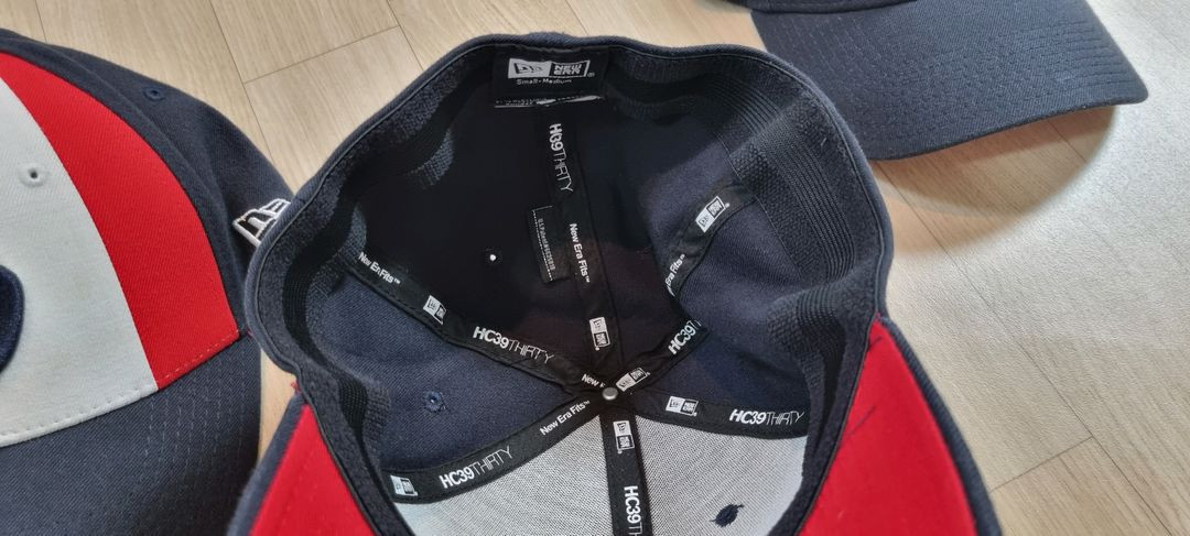 두산베어스 뉴에라 39 볼캡 팝니다.--3