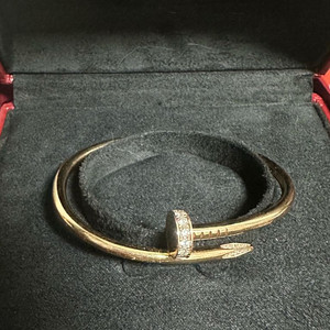 까르띠에 저스트앵끌루 하프파베 17호 이미지