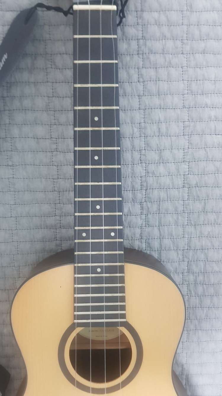 우쿨렐레 ukulele GG ULRIM 꿈Ggum 저렴히 팝니다--1