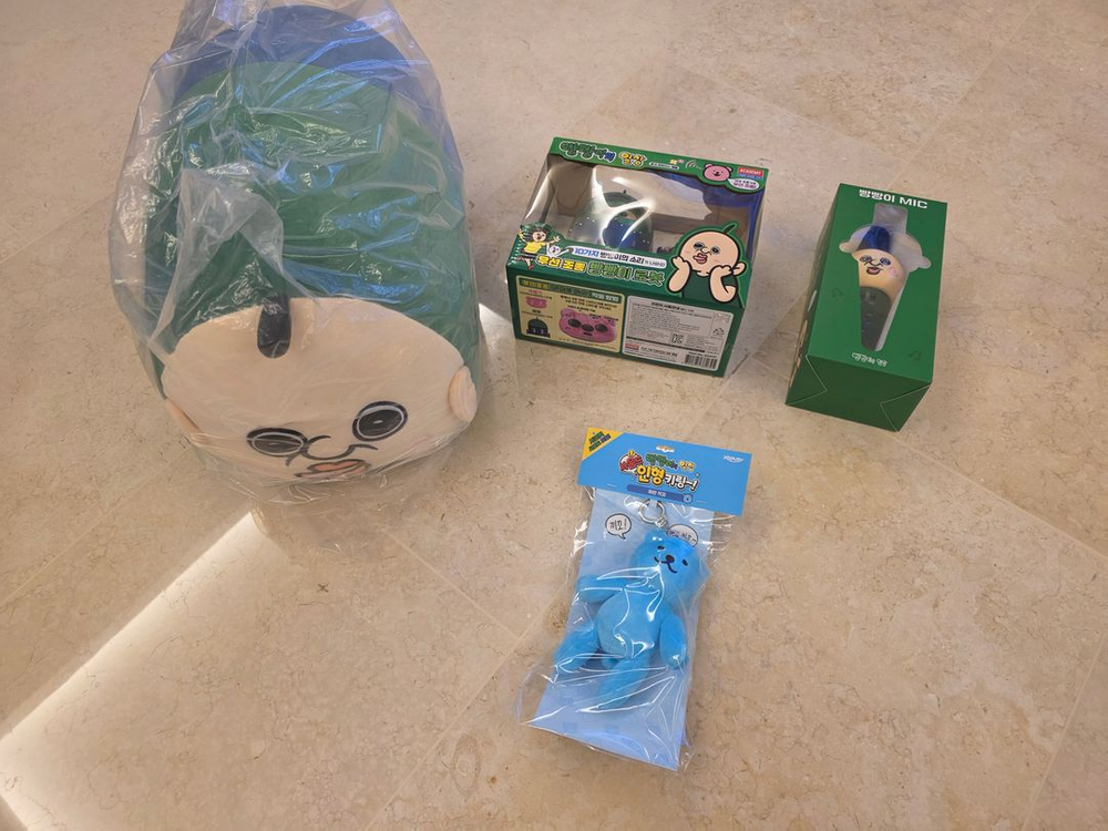 빵빵이 팝업스토어 굿즈 팝니다 (마이크, 인형, 로봇)--3