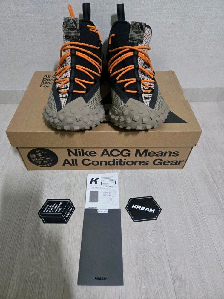 나이키 ACG 마운틴 플라이 로우 파슬 스톤 (Fossil Stone) 색상 황금사이즈 280mm 판매합니다 이미지