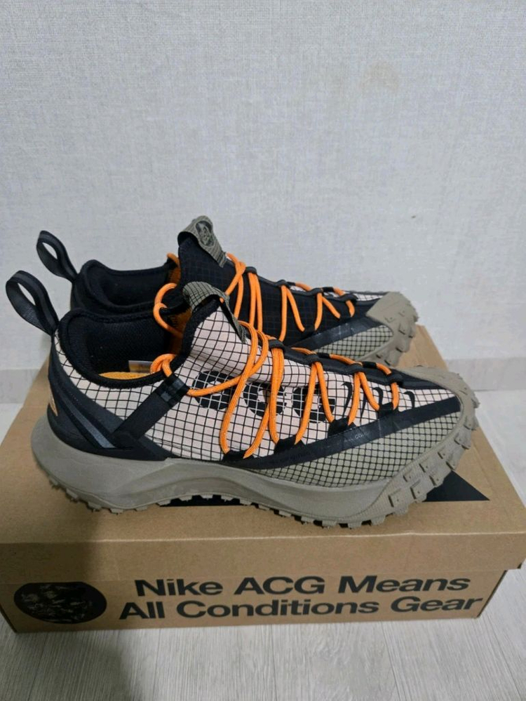 나이키 ACG 마운틴 플라이 로우 파슬 스톤 (Fossil Stone) 색상 황금사이즈 280mm 판매합니다 이미지