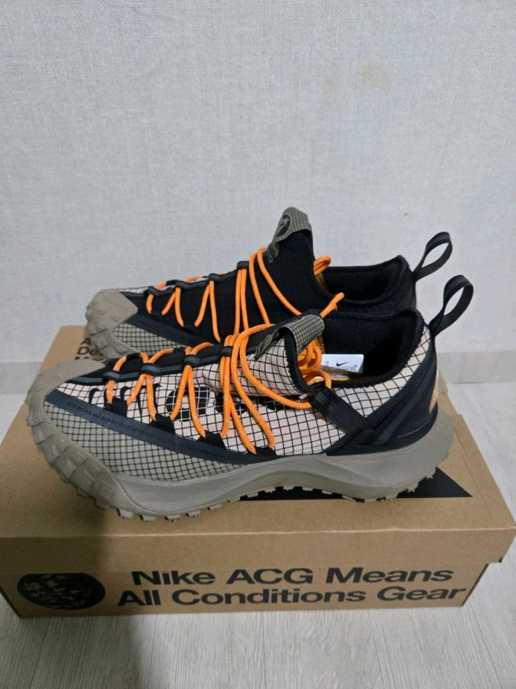 나이키 ACG 마운틴 플라이 로우 파슬 스톤 (Fossil Stone) 색상 황금사이즈 280mm 판매합니다 이미지