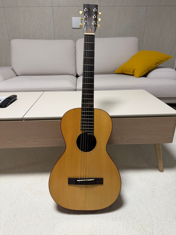 조동진기타제작소 클랑 여성용기타를 판매합니다.--1