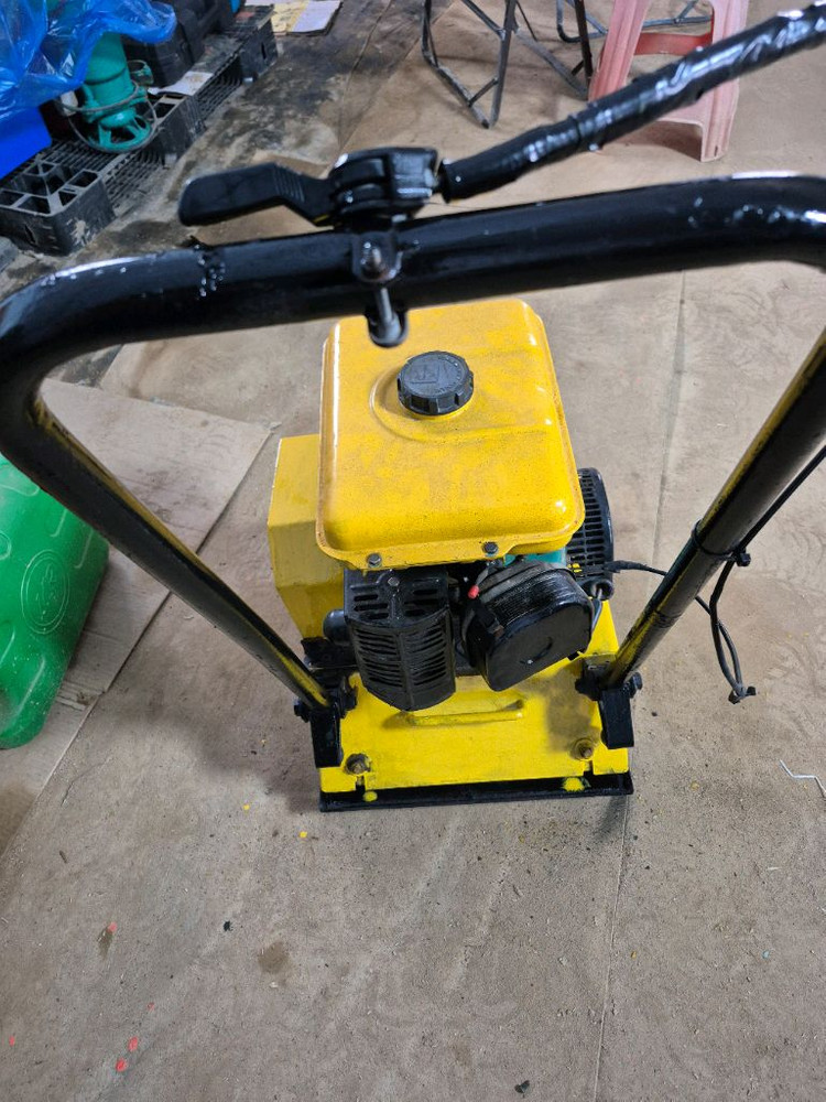 콤팩터 땅다짐기--3