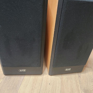 북셸프 스피커에이지스원