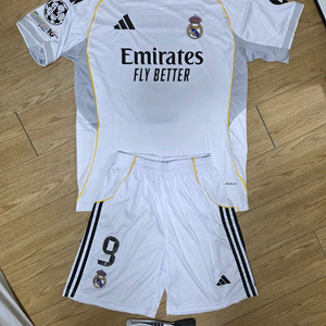 25-26시즌 레알마드리드 음바페 벨링엄 축구 유니폼 축구복 상하의세트 새상품 판매(사이즈 95, 105)