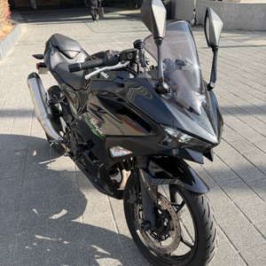 가와사키 닌자500 ABS 5800키로 팔아요