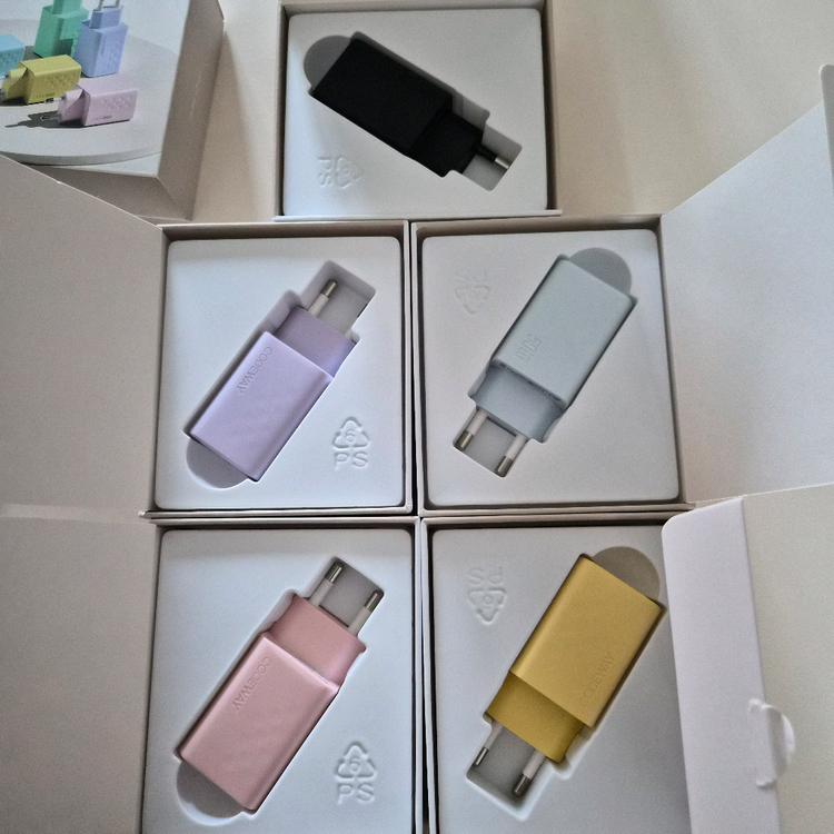 [B품 새제품] 코드웨이 초고속 충전기 및 C타입 라이트닝 아이폰 케이블--5