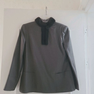 여성 브라운 퍼카라 울 긴팔 상의 겨울 티 정장룩 포멀 / 오일릴리 랑방 버버리 지컷 빈폴