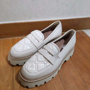 새상품)폴리니 페니로퍼 36