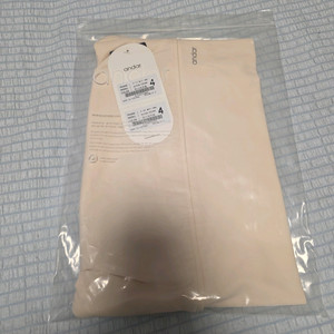 안다르 비프리 올데이 크롭탑 (위스퍼크림/사이즈4)