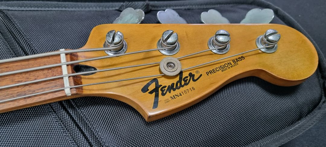 94멕시코 펜더 프레시젼 베이스기타--2