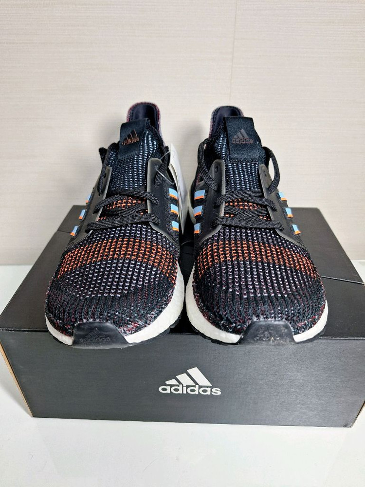 아디다스 울트라부스트 손흥민 러닝화 260 새상품--2