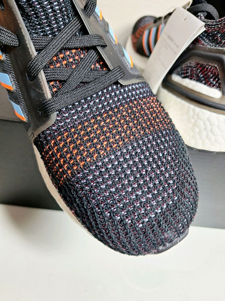 아디다스 울트라부스트 손흥민 러닝화 260 새상품--3