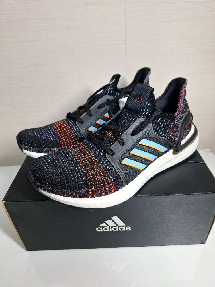 아디다스 울트라부스트 손흥민 러닝화 260 새상품--4