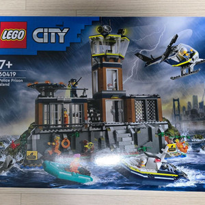 레고시티 60419 경찰 감옥섬 새제품과 같은 초SSS급 급처분합니다.