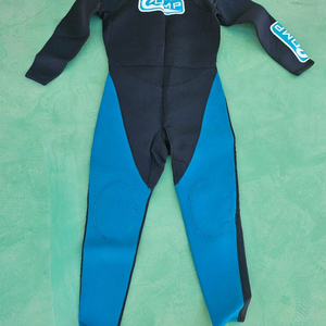 스쿠버다이빙 웻슈트 3mm L사이즈사용감 없습니다. 새것보관만 함프리다이빙 서핑 수중 잠수 장비 남성 L 사이즈 이미지