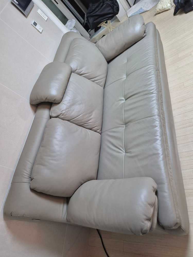 한샘 3인용 소파 4일하고 5일만 나눔합니다 이미지