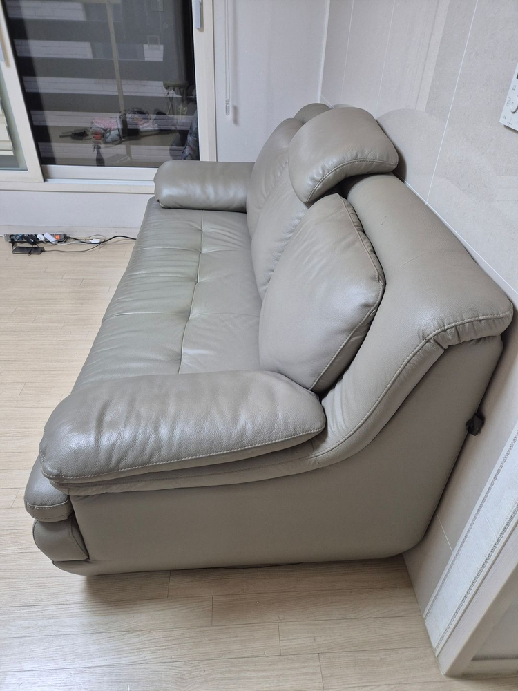 한샘 3인용 소파 4일하고 5일만 나눔합니다 이미지