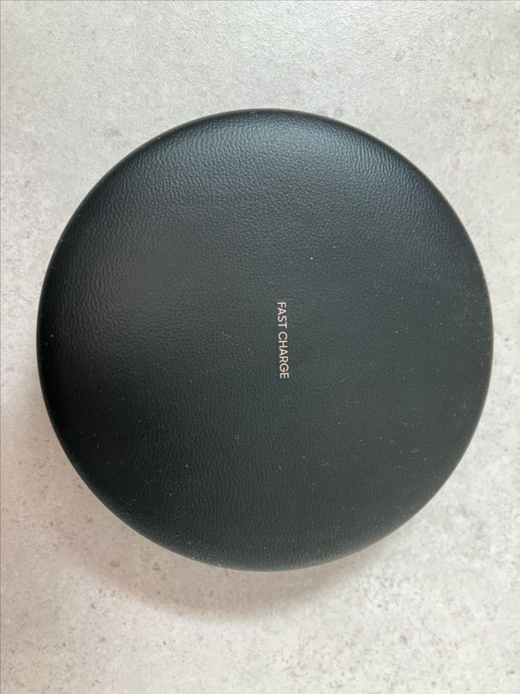 삼성 고속 무선 충전기 이미지